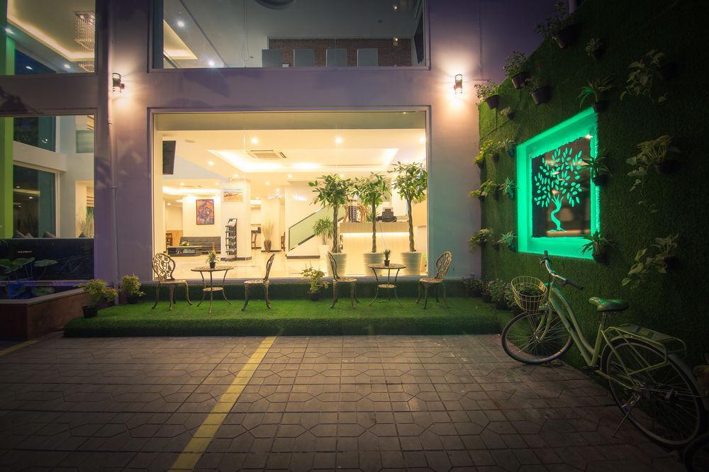 Colina Sky Hotel พนมเปญ ภายนอก รูปภาพ