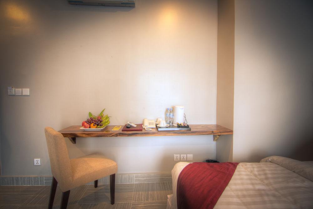 Colina Sky Hotel พนมเปญ ภายนอก รูปภาพ