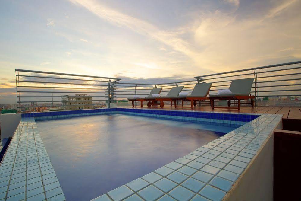 Colina Sky Hotel พนมเปญ ภายนอก รูปภาพ