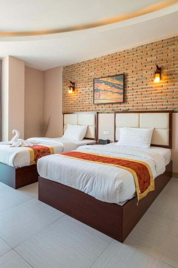 Colina Sky Hotel พนมเปญ ภายนอก รูปภาพ